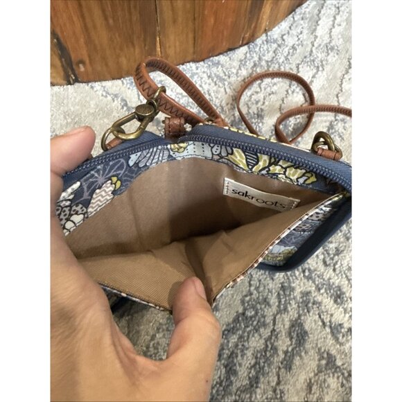Sakroots Shadow Flower Power Coated Canvas Wristlet Crossbody Zip Around Phone - Picture 9 of 9